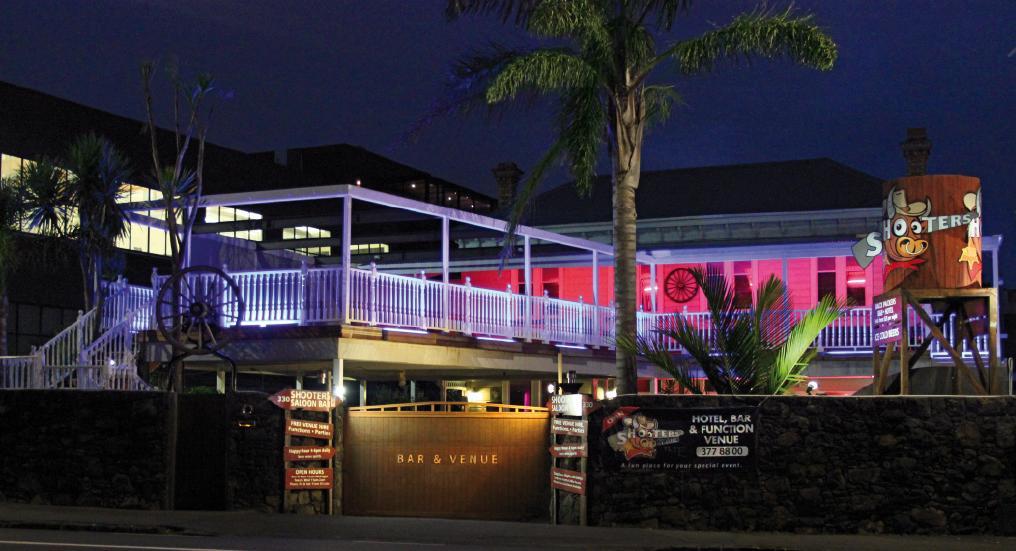 Shooters Saloon Hotel & Cabins Auckland Exterior photo