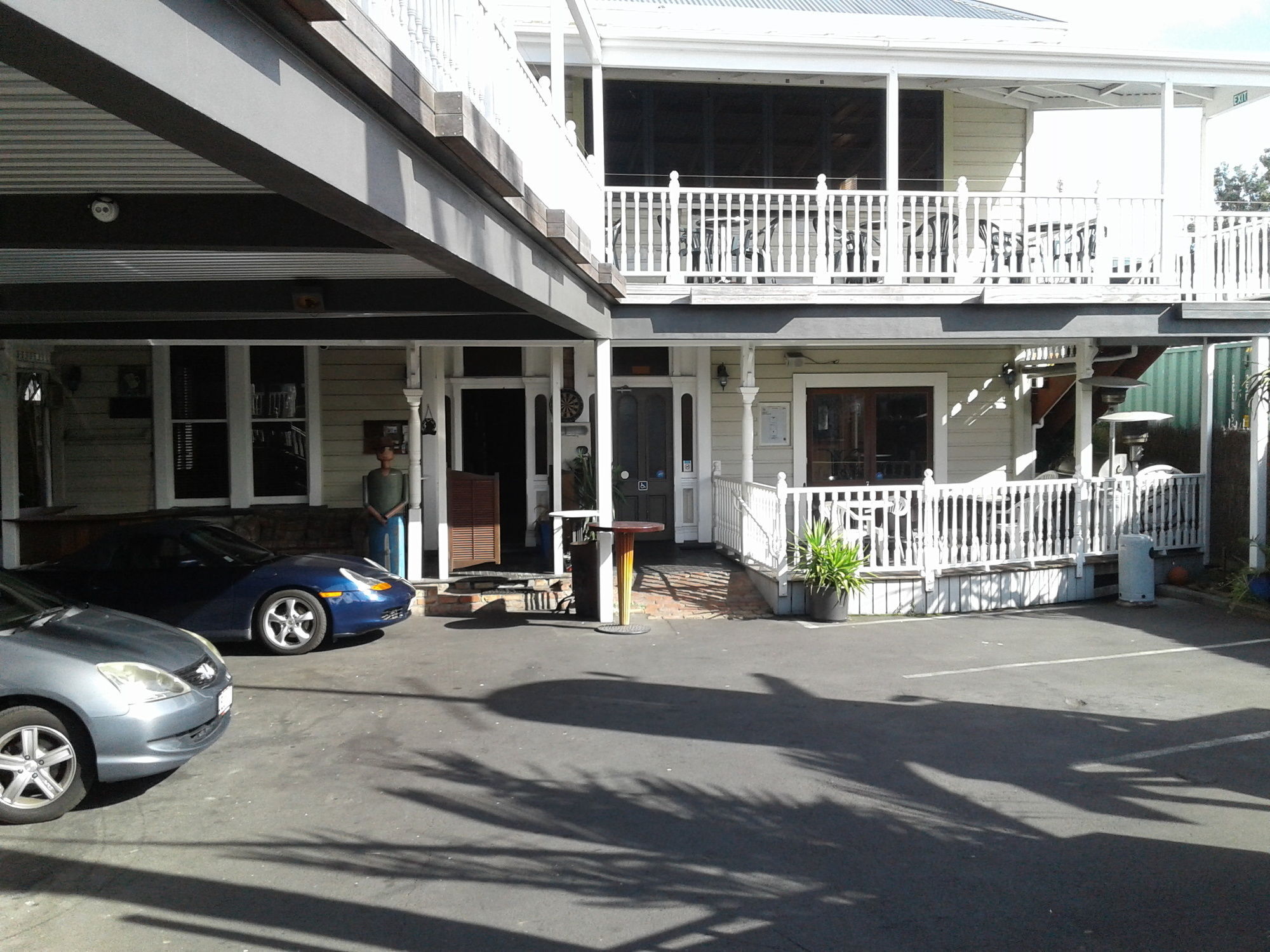 Shooters Saloon Hotel & Cabins Auckland Exterior photo